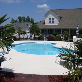 Freeform swimming pool