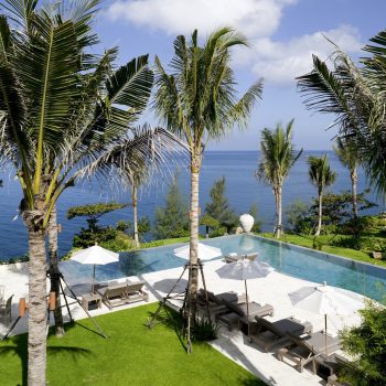 villa swimming pool
